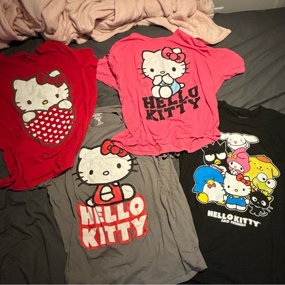 HELLO KITTY T-SHIRT BUNDLES - Picture 1 of 10